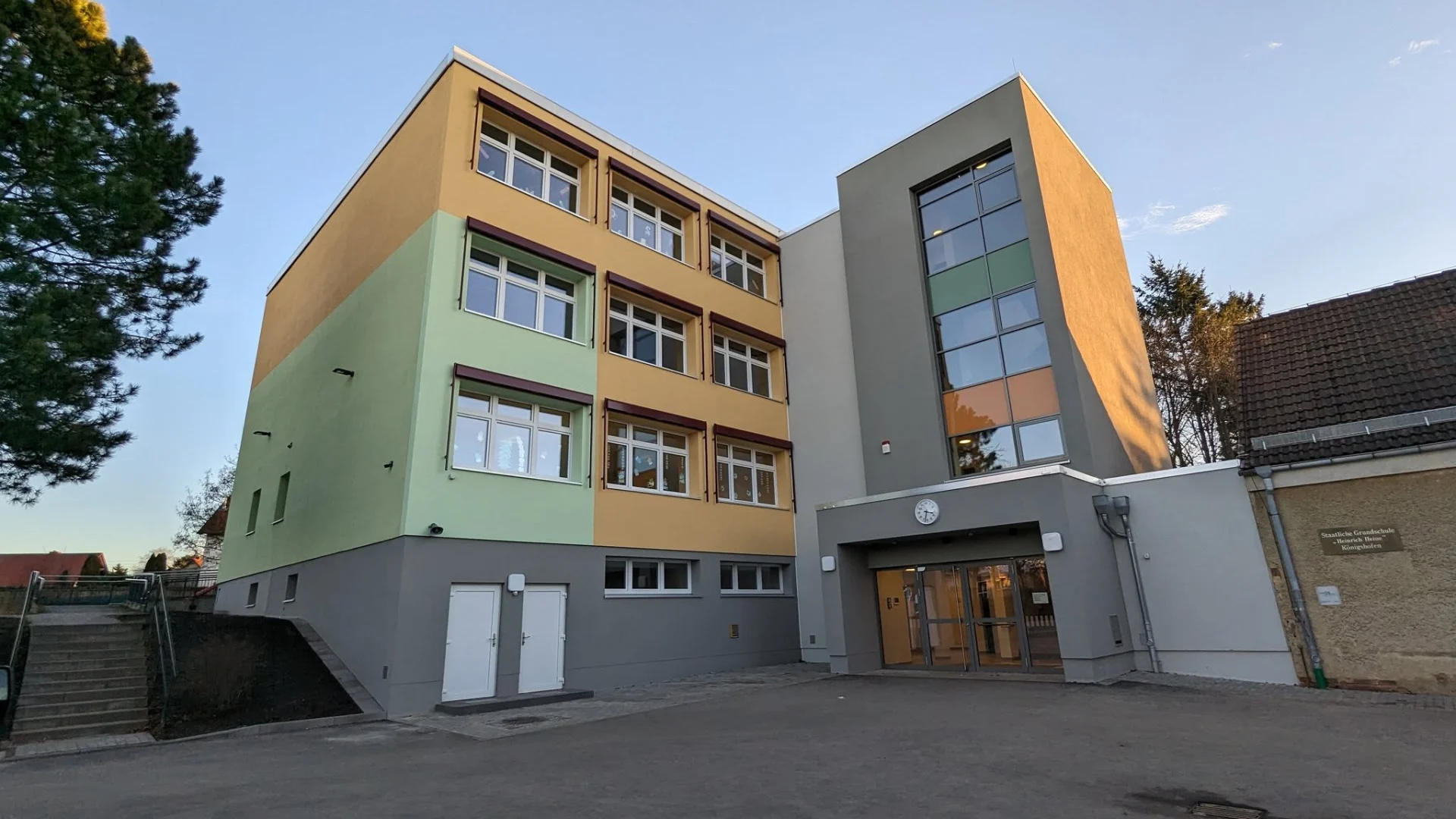 Grundschule Königshofen Gebäude